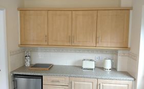 Sunningdale Homely Detached Family/Contractor 3 Bed House